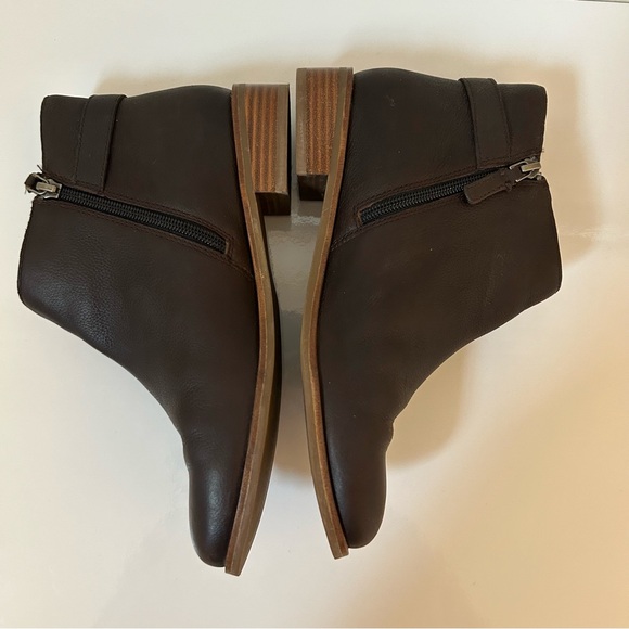 Cole Haan Booties Boots Dark Brown Gold Buckle Women’s 8 - Picture 5 of 9